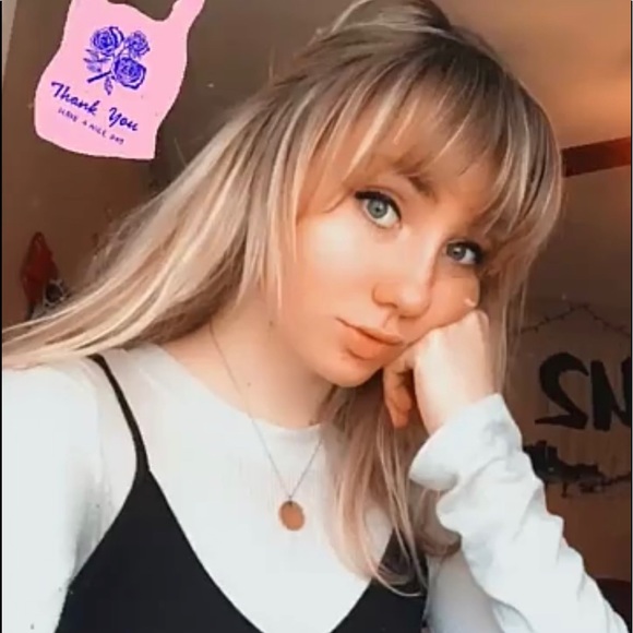 Meet your Posher, Kara Mia - Picture 1 of 10